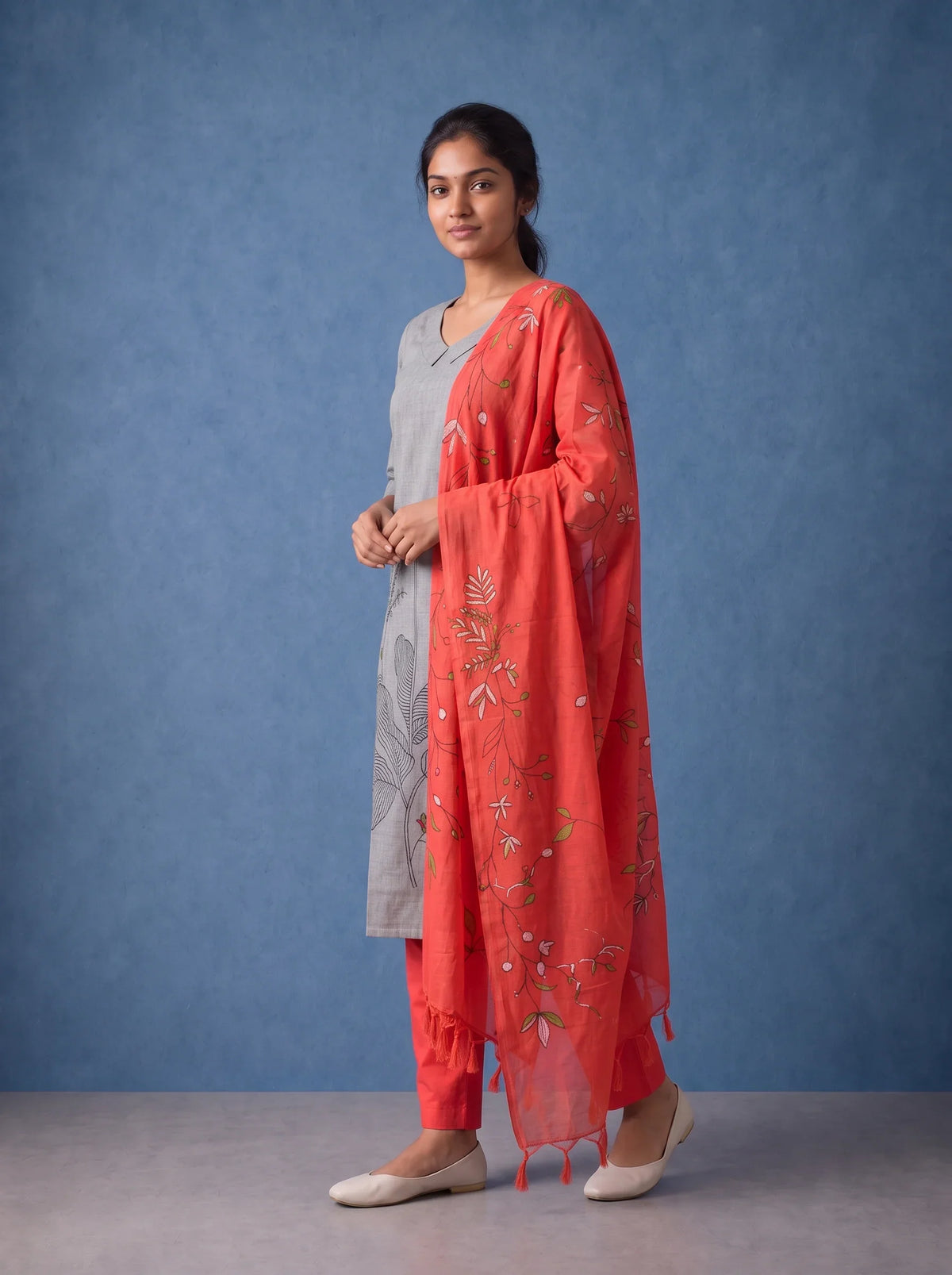 Premium Light Grey Printed Cotton 3PC Kurti Set with Floral Design & Collar Neck | Straight Pant & Printed Dupatta | Ready to Wear