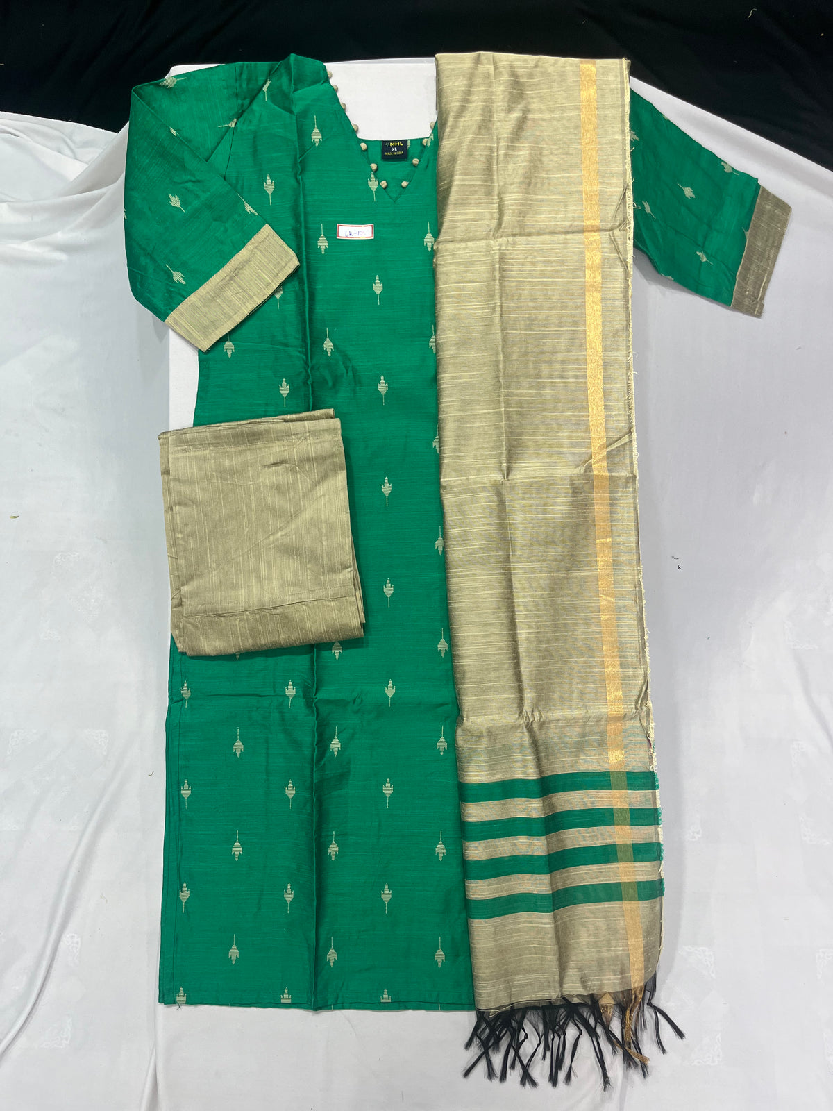 Raw Silk 3pc KurtiSet With Green Colour Full Length Lining | Gold Dupatta