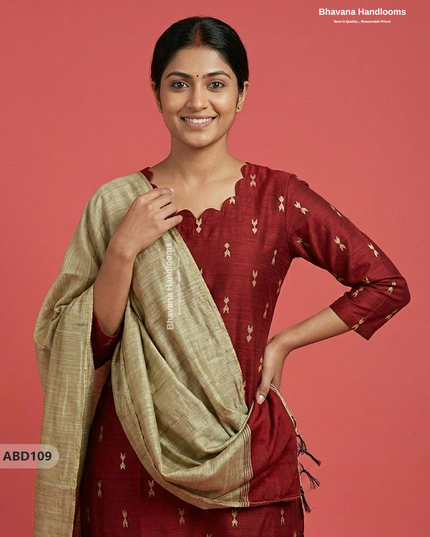 Raw Silk 3-Piece Kurti Set with Cut Work Neck Design in Red Colour | Full-Length Lined Kurti with Gold Dupatta