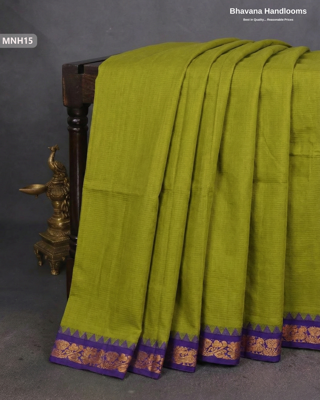 Mini Gadwal Cotton Saree in Green with Small Zari Border | Without Blouse