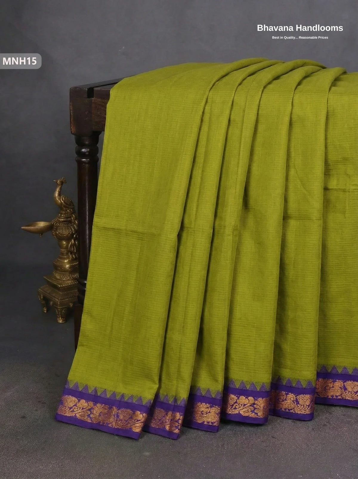 Mini Gadwal Cotton Saree in Green with Small Zari Border | Without Blouse
