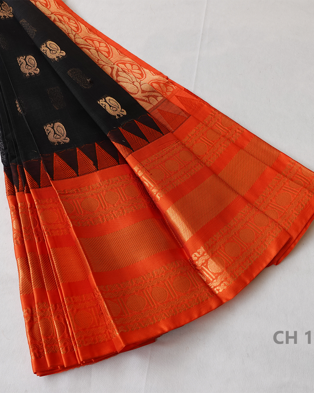 One Side Border Gadwal Handloom Cotton Saree with Black & Red Border