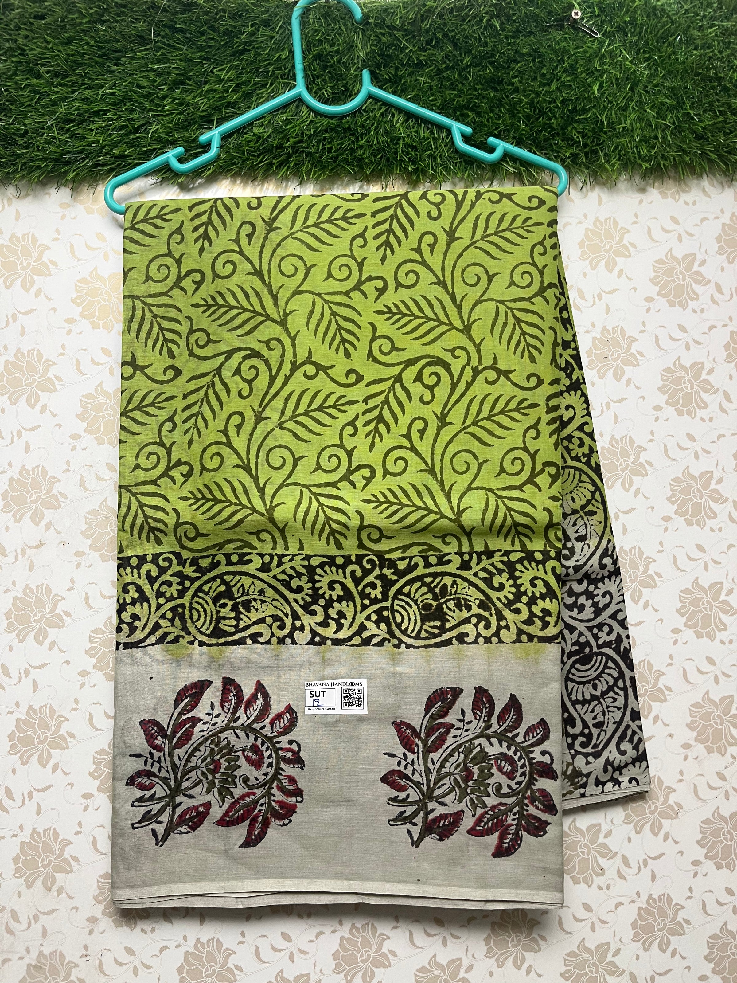 Vasundhara 100count Printed Cotton Saree with Green colour