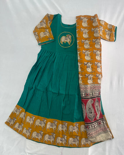 Premium 2-Piece Frock Set Emerald Green Colour – Bhavana Originals Exclusive