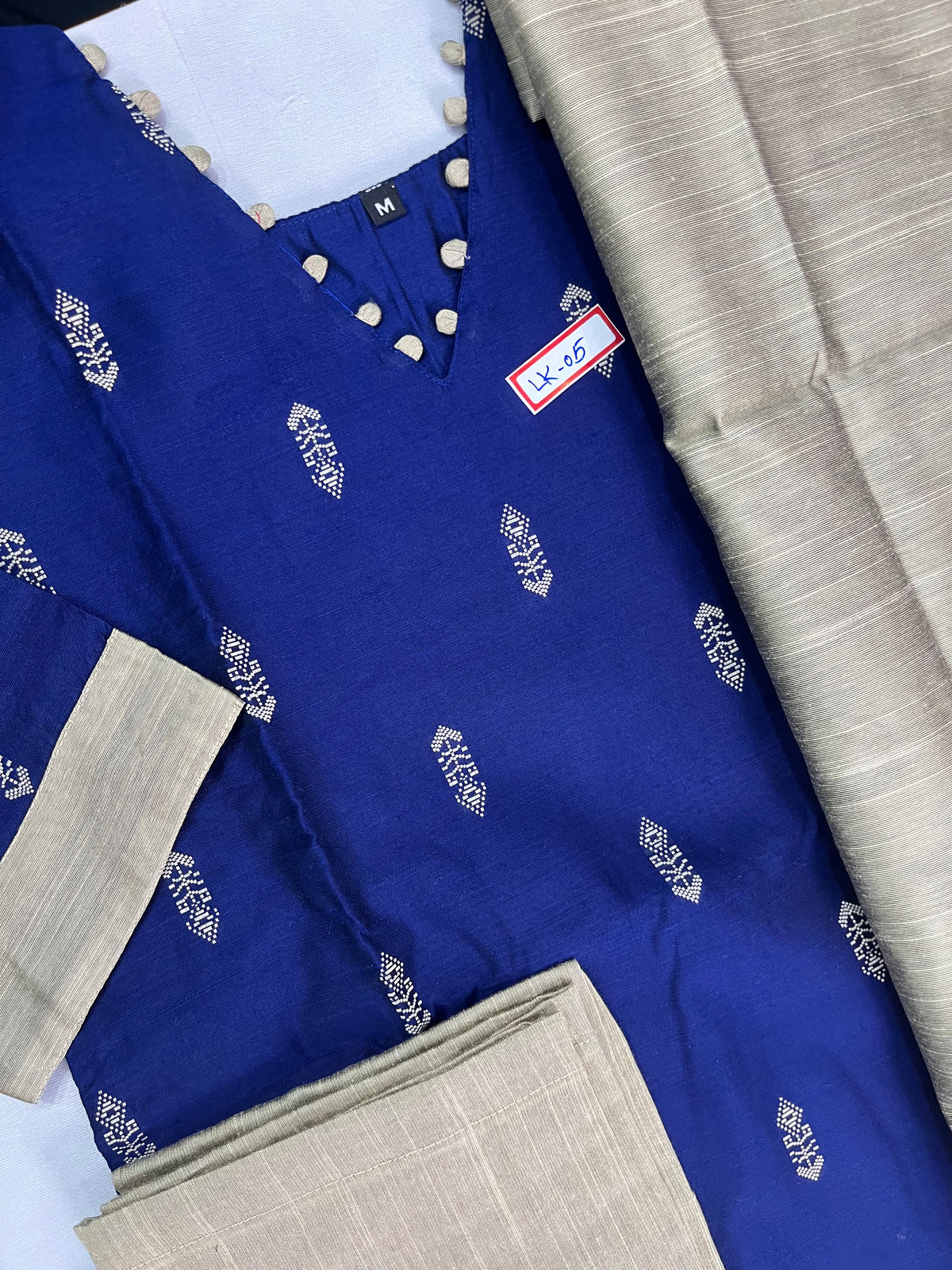 Raw Silk 3pc KurtiSet With Blue Colour Full Length Lining | Gold Dupatta