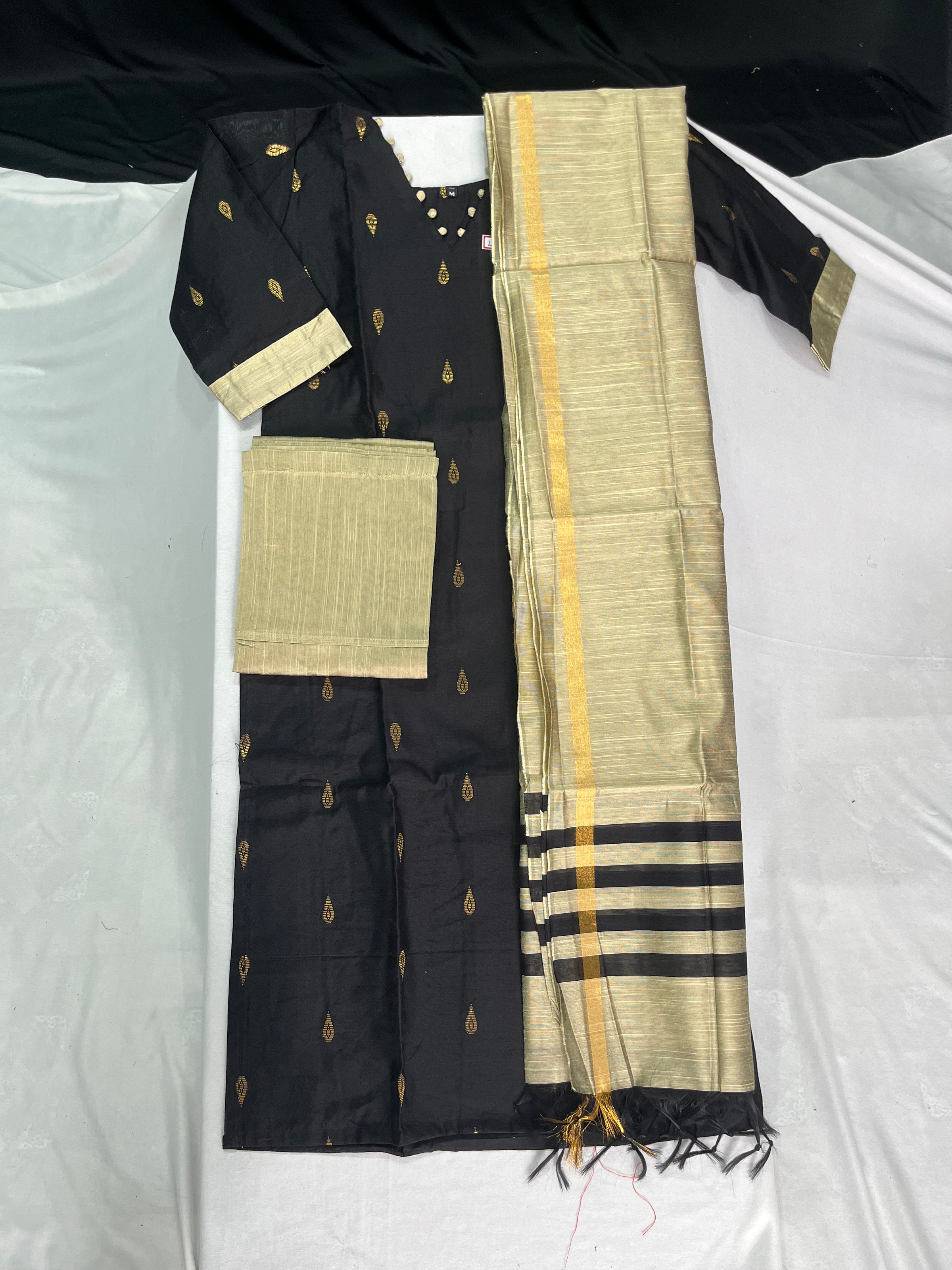 Raw Silk 3pc KurtiSet With Black Colour Full Length Lining | Gold Dupatta