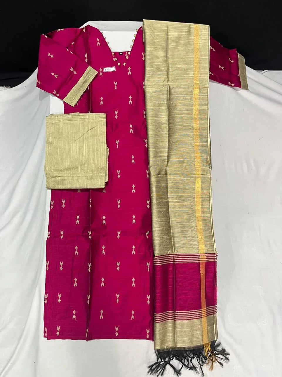 Raw Silk 3pc KurtiSet With Pink Colour Full Length Lining | Gold Dupatta