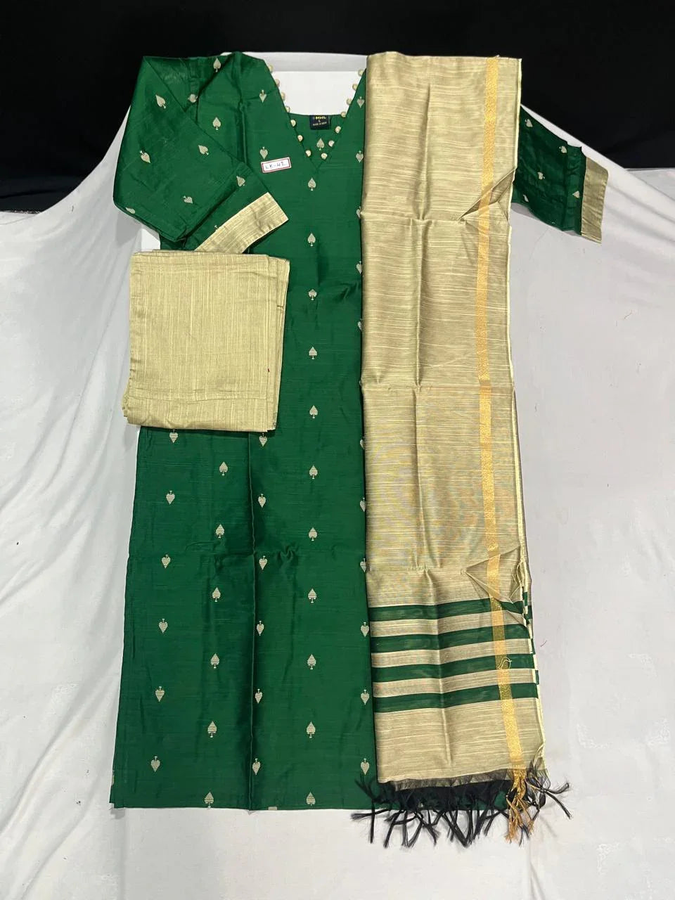 Raw Silk 3pc KurtiSet With Green Colour Full Length Lining | Gold Dupatta