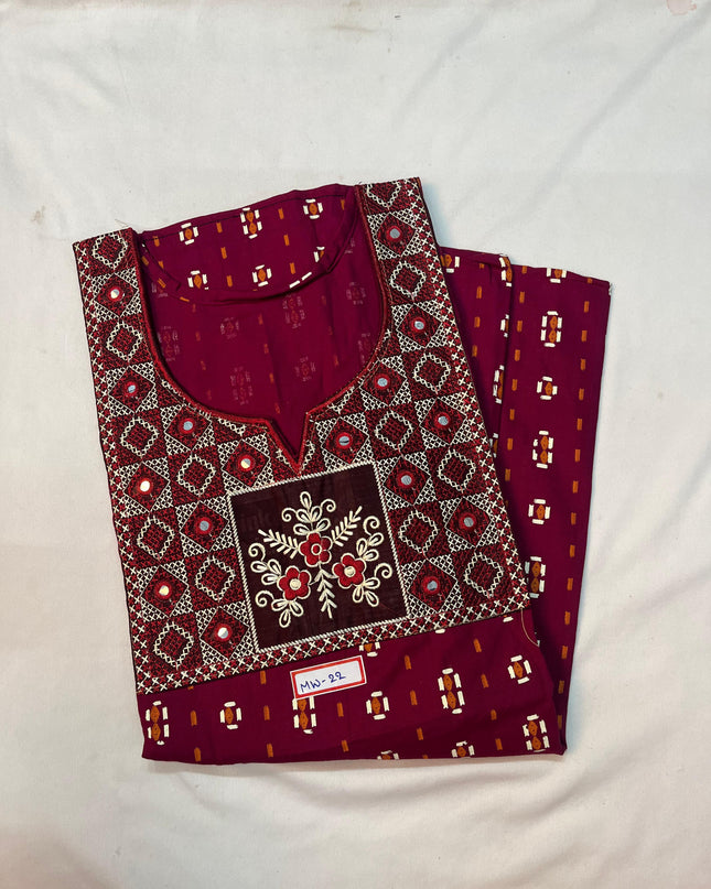 Mirror Finish Cotton Nighty with Free Style Size Maroon Colour